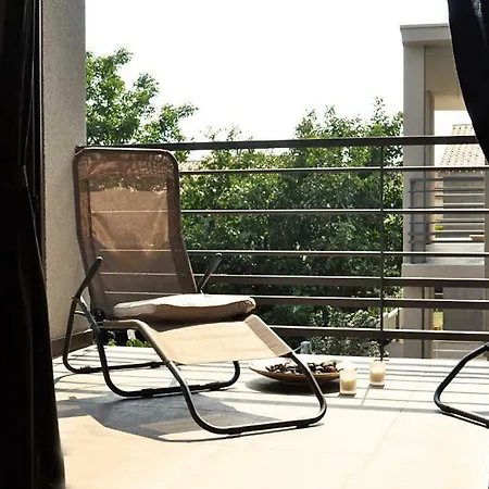 House Zara Βίλα Μεντουλίν